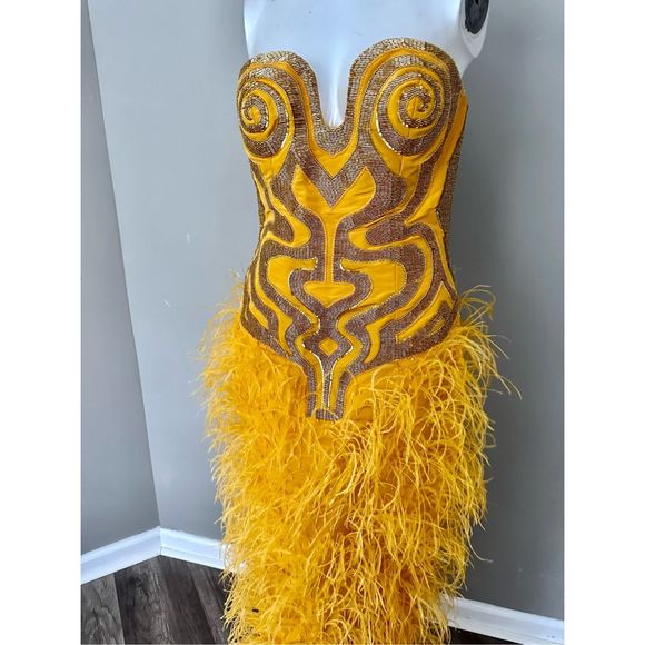 Aliétte Ostrich Feather-Embellished Sleeveless Gown Size 4 $10,000 - Picture 10 of 15